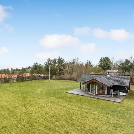 Amazing In With Kitchen Holiday home
