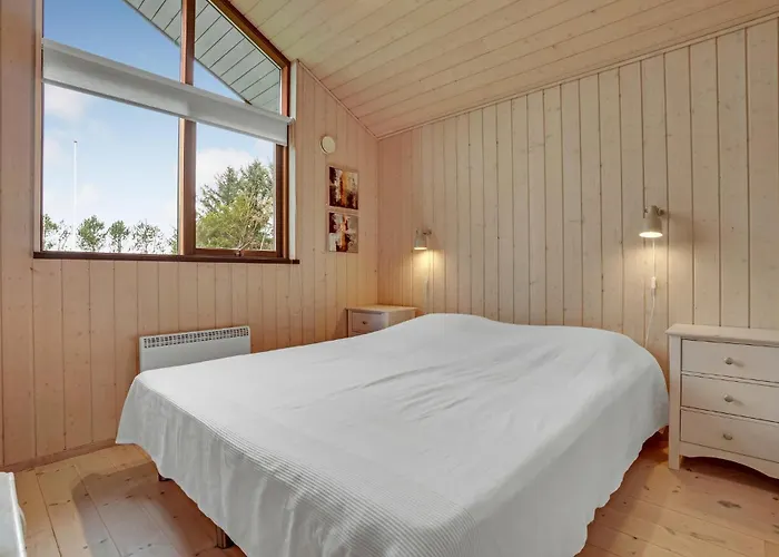 Сasa de vacaciones Amazing In With Kitchen Spottrup